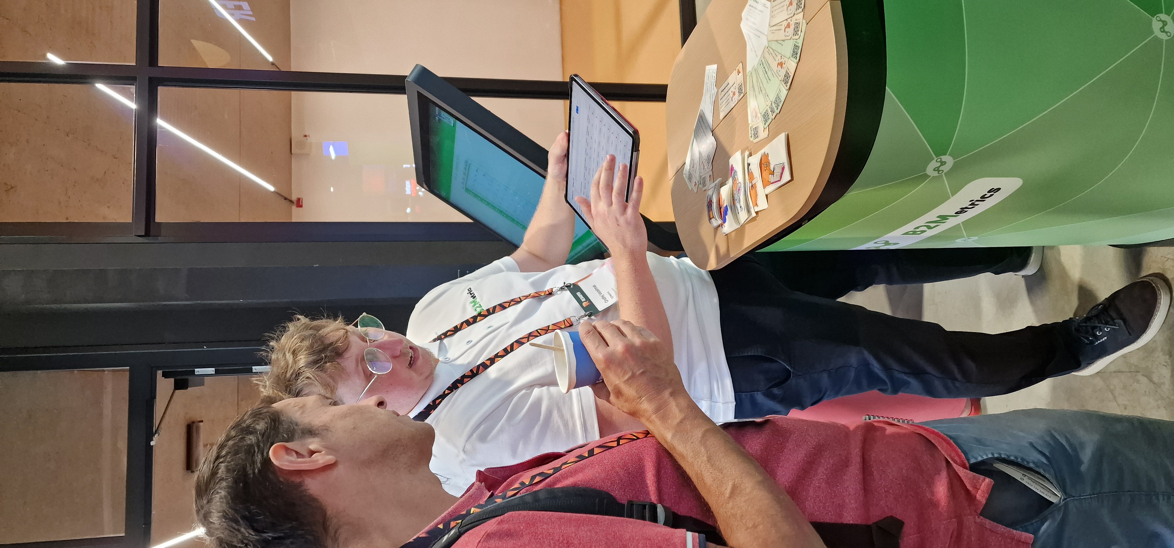 Tým B2Metrics s astronautem na veletrhu Reshoper